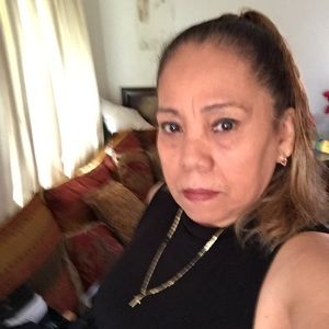 Meet your Posher, Elia